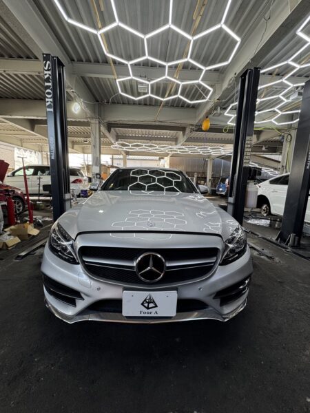 メルセデス・ベンツ C220d。ブレーキパッド交換でご入庫いただいたお車