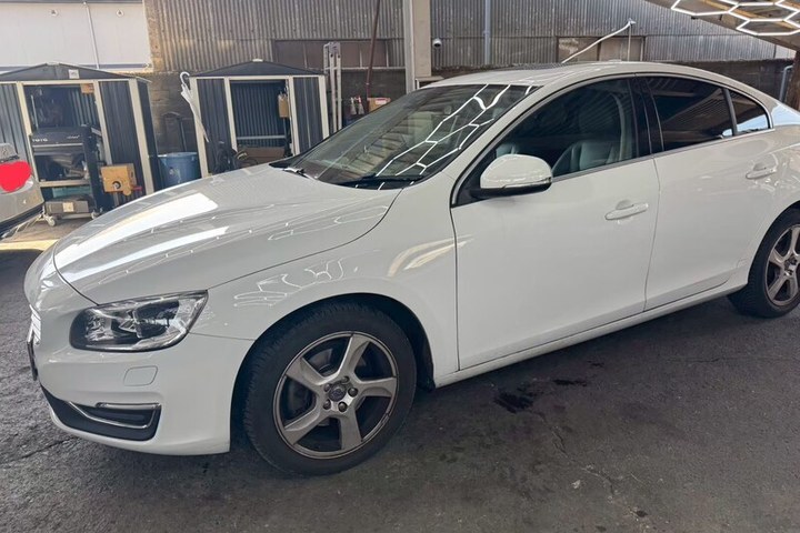 ボルボ V60の写真