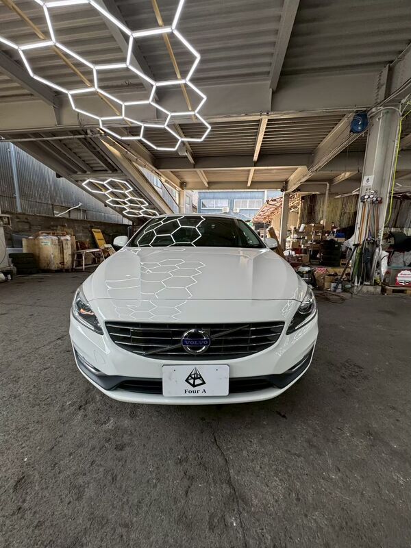 入庫したボルボ V60